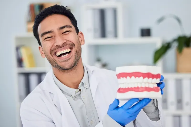 Achieve a New Smile with Affordable Dental Implants: A One-Day Transformation Guide / PeopleImages - Yuri A/Shutterstock